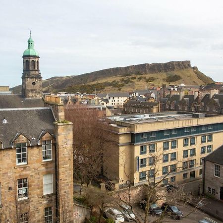 Spacious 2 Bed Apartment In The Heart Of Old Town Edinburgh Exterior photo